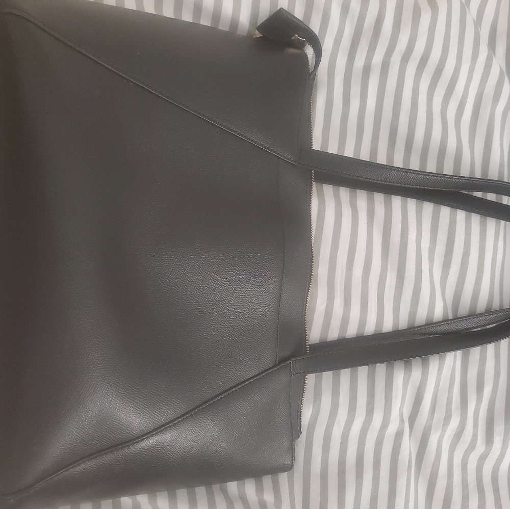 Michael Kors Large Black Bag - Picture 3 of 9